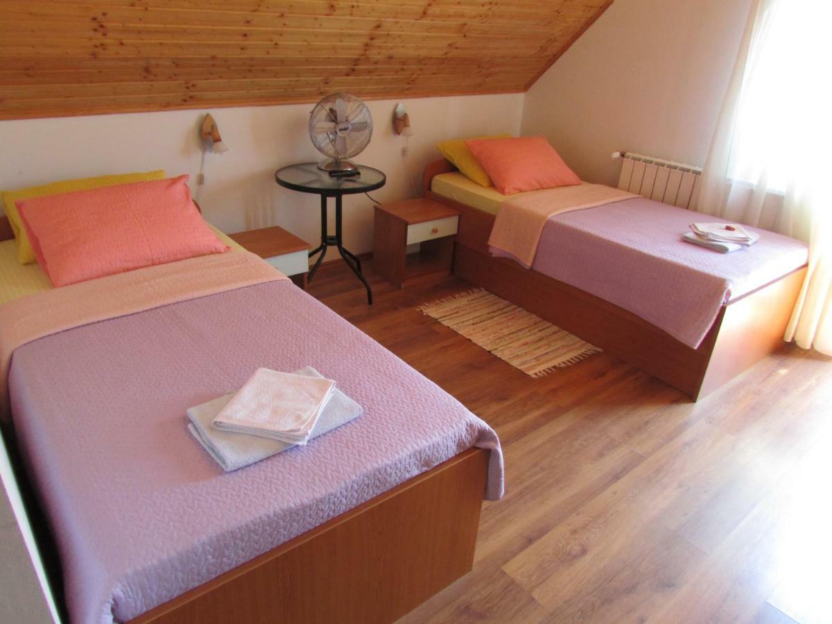 Guest House Nenad Plitvička Jezera Esterno foto